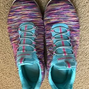 Skechers size 8, slip on sneaker